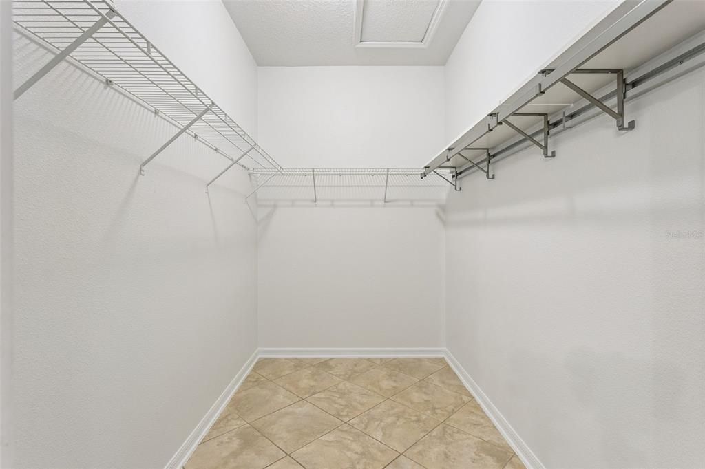 En Venta: $575,000 (4 camas, 2 baños, 1864 Pies cuadrados)