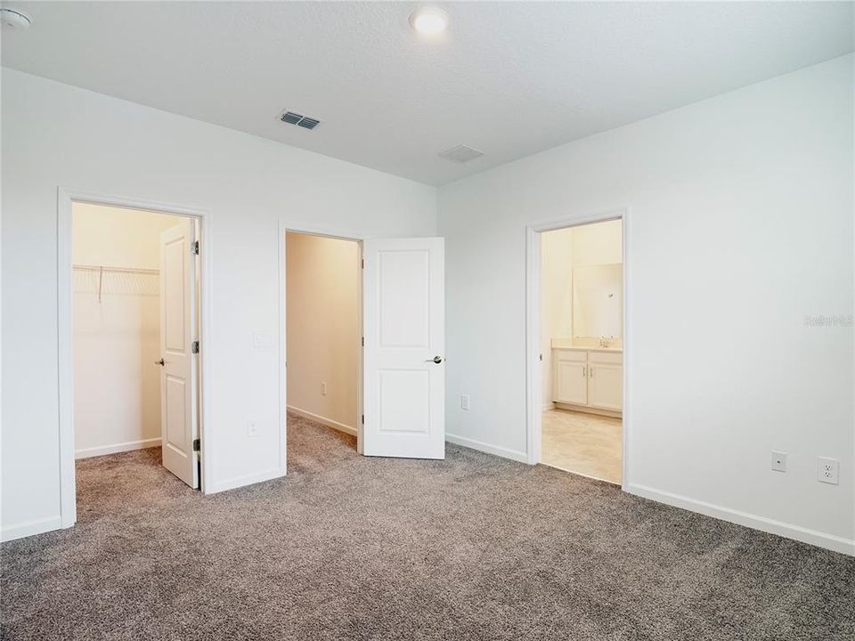 В аренду: $2,800 (4 спален, 3 ванн, 2039 Квадратных фут)