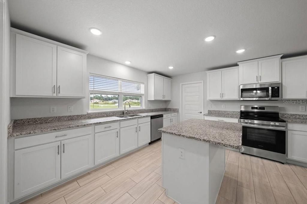 For Sale: $534,900 (4 beds, 3 baths, 2999 Square Feet)