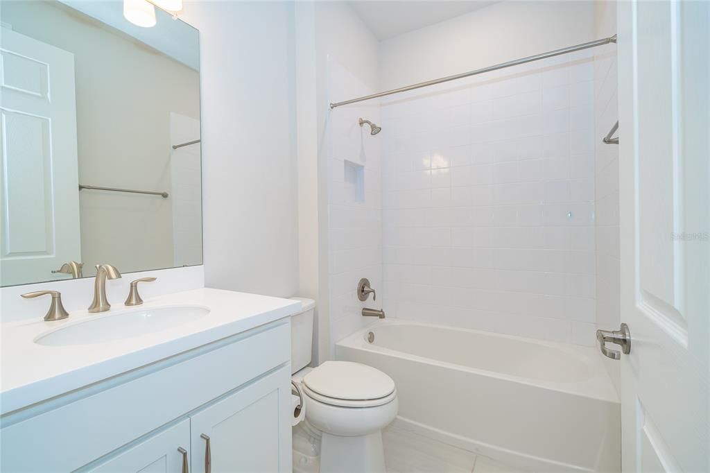 En Venta: $745,000 (4 camas, 3 baños, 3070 Pies cuadrados)