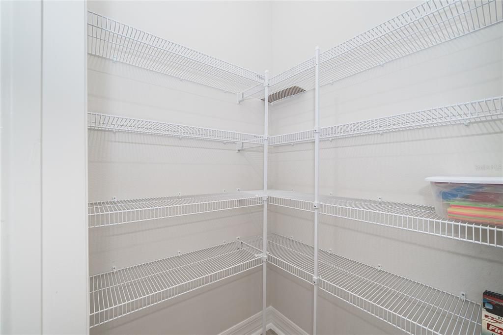 En Venta: $745,000 (4 camas, 3 baños, 3070 Pies cuadrados)
