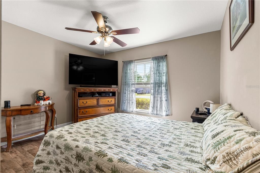 For Sale: $299,500 (3 beds, 2 baths, 1379 Square Feet)