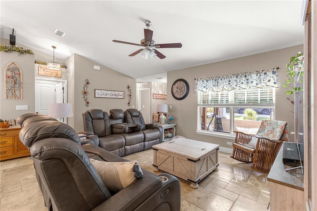 For Sale: $299,500 (3 beds, 2 baths, 1379 Square Feet)