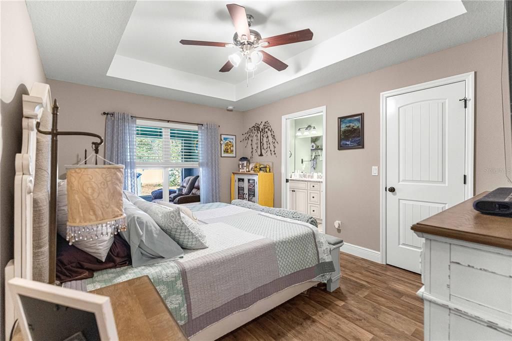 For Sale: $299,500 (3 beds, 2 baths, 1379 Square Feet)