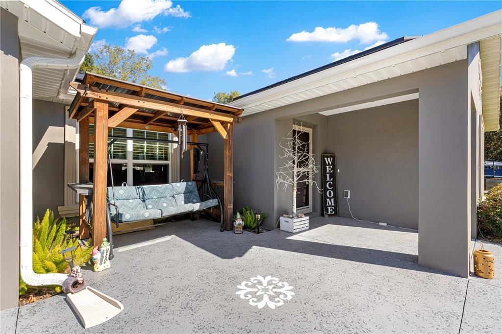 For Sale: $299,500 (3 beds, 2 baths, 1379 Square Feet)