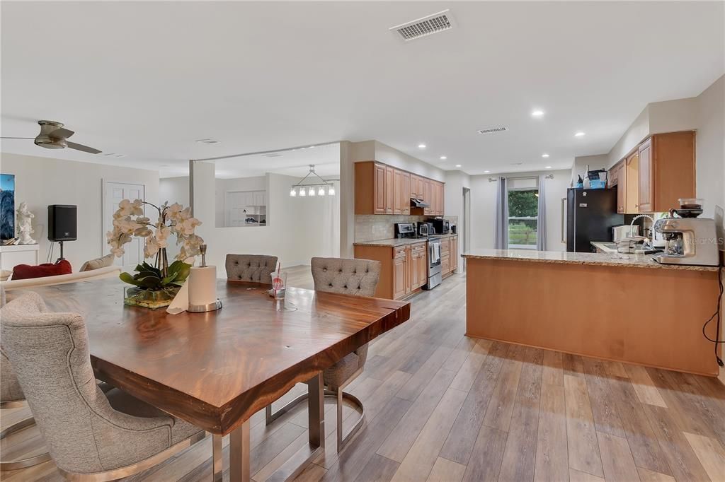 For Sale: $499,900 (3 beds, 2 baths, 1863 Square Feet)