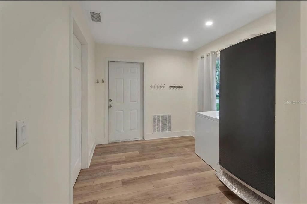 For Sale: $499,900 (3 beds, 2 baths, 1863 Square Feet)