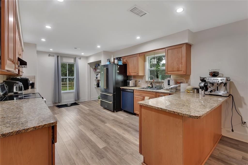 For Sale: $499,900 (3 beds, 2 baths, 1863 Square Feet)