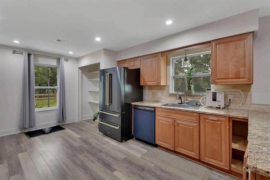 For Sale: $499,900 (3 beds, 2 baths, 1863 Square Feet)