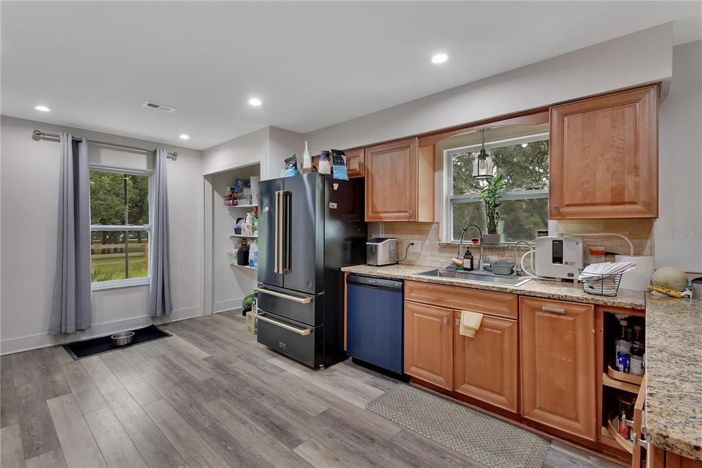 For Sale: $499,900 (3 beds, 2 baths, 1863 Square Feet)