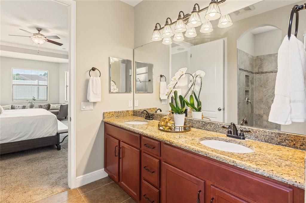 For Sale: $675,000 (5 beds, 4 baths, 3107 Square Feet)