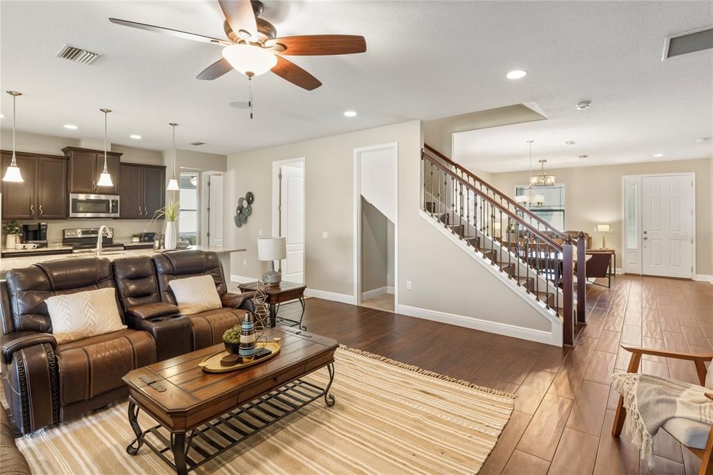 For Sale: $675,000 (5 beds, 4 baths, 3107 Square Feet)