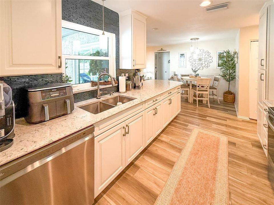 For Sale: $374,900 (3 beds, 2 baths, 1490 Square Feet)