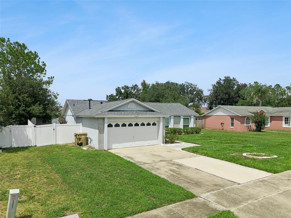 For Sale: $359,900 (4 beds, 2 baths, 1359 Square Feet)