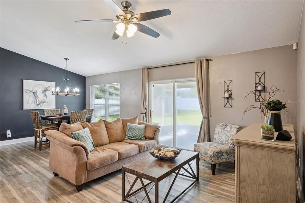 For Sale: $359,900 (4 beds, 2 baths, 1359 Square Feet)