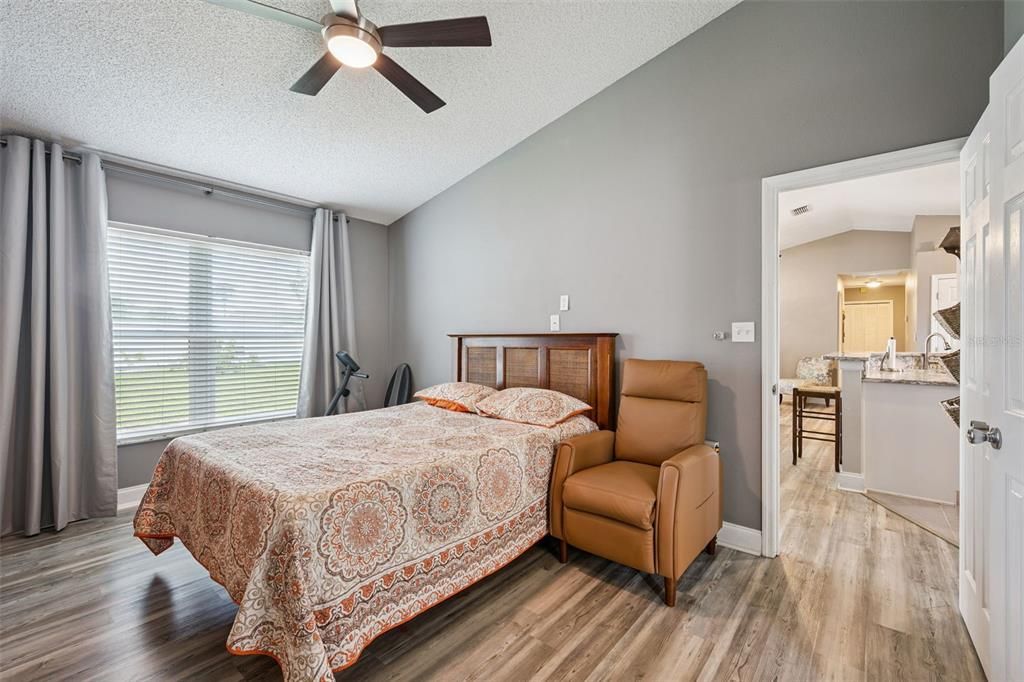 For Sale: $359,900 (4 beds, 2 baths, 1359 Square Feet)