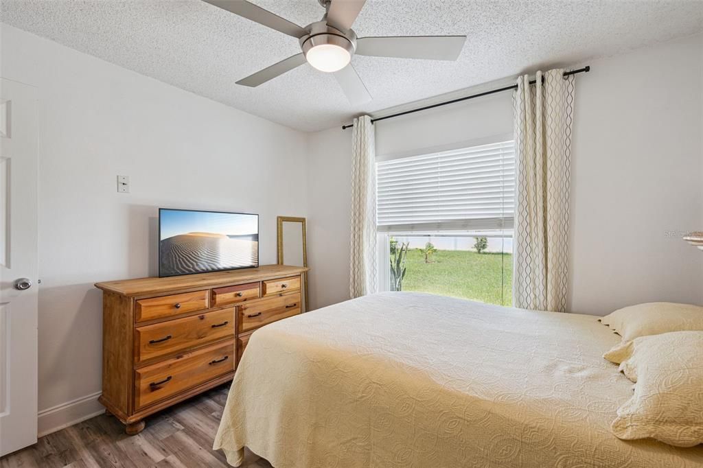 For Sale: $359,900 (4 beds, 2 baths, 1359 Square Feet)