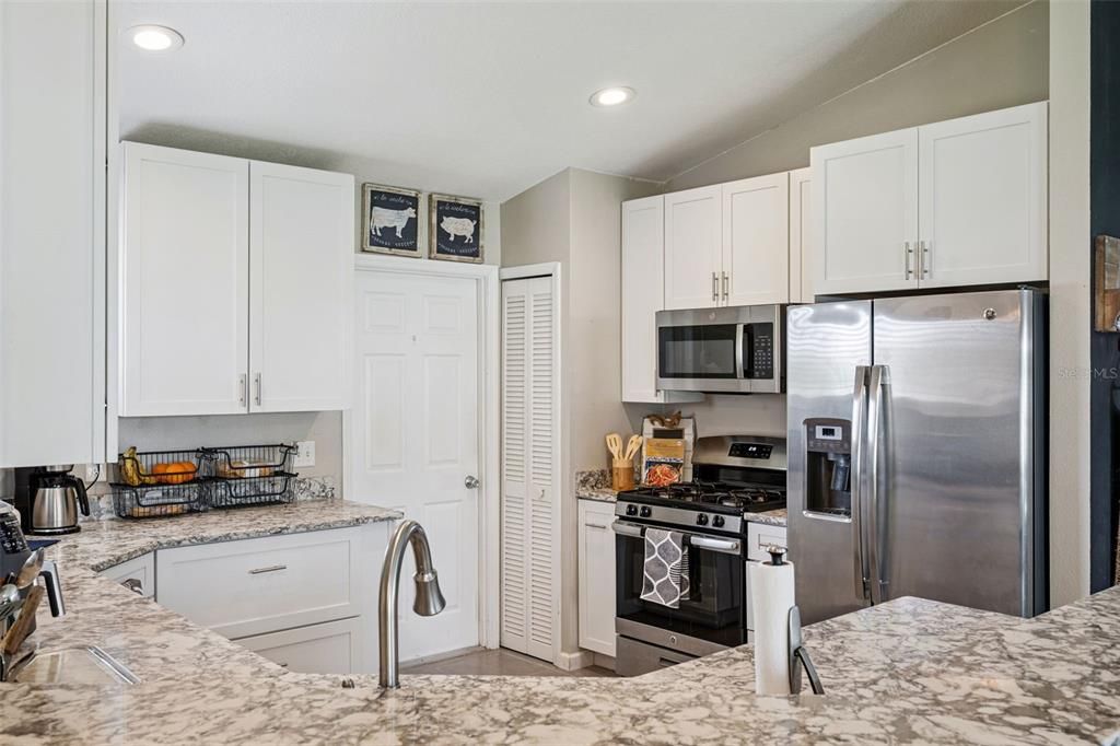 For Sale: $359,900 (4 beds, 2 baths, 1359 Square Feet)