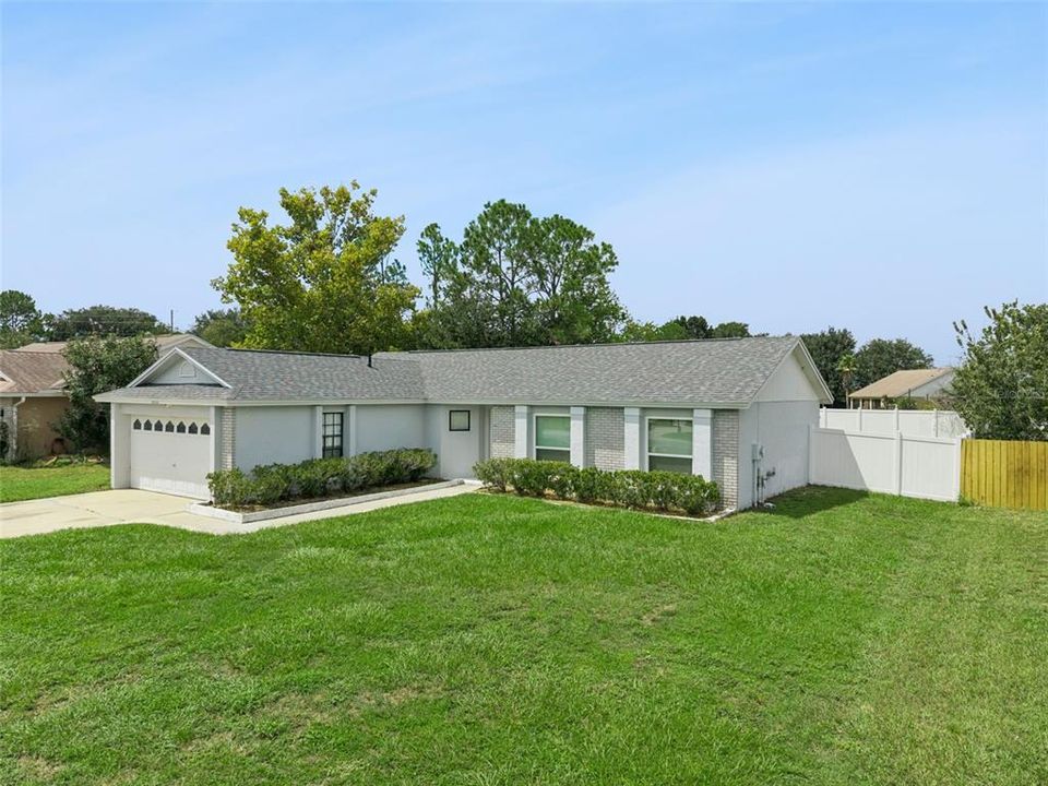 For Sale: $359,900 (4 beds, 2 baths, 1359 Square Feet)