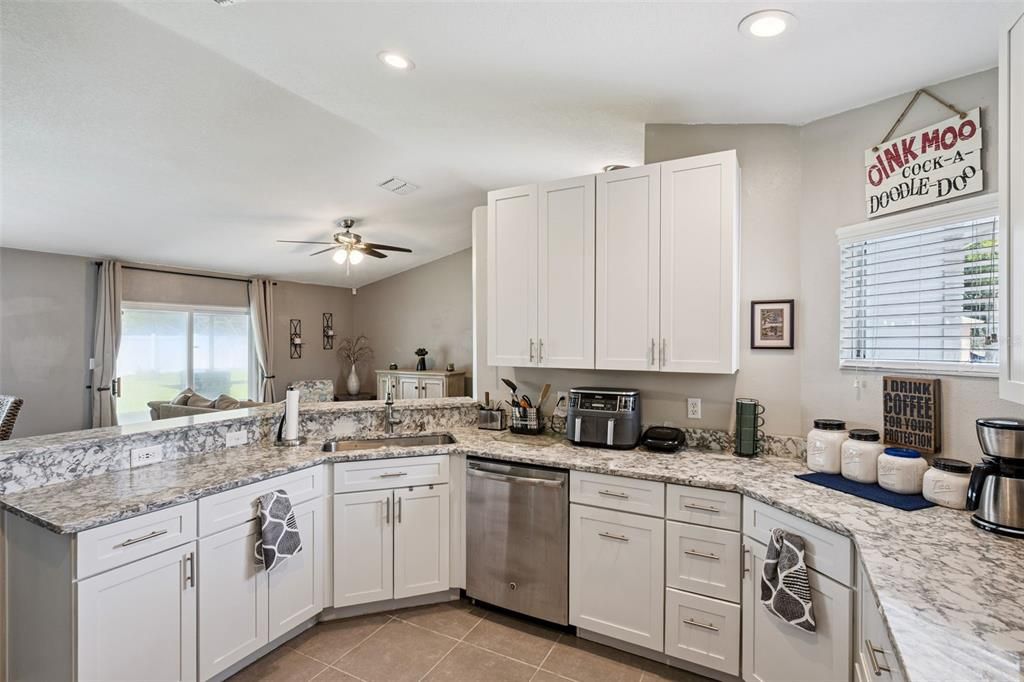 For Sale: $359,900 (4 beds, 2 baths, 1359 Square Feet)