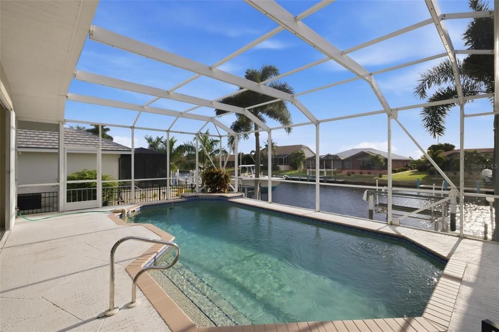 En Venta: $859,000 (3 camas, 2 baños, 2200 Pies cuadrados)