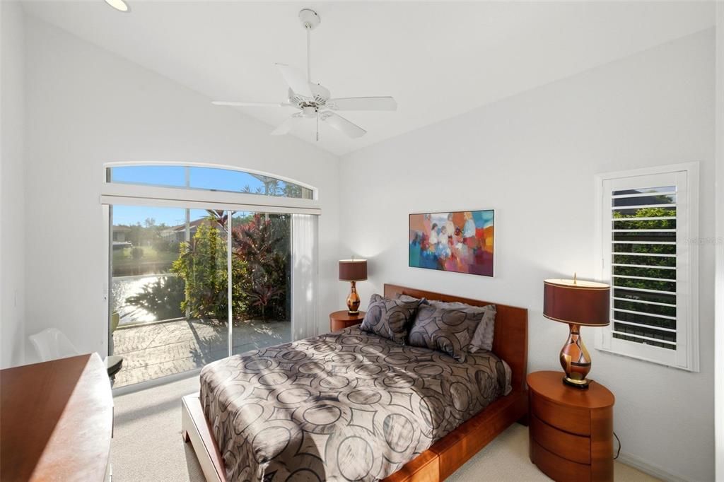 En Venta: $859,000 (3 camas, 2 baños, 2200 Pies cuadrados)