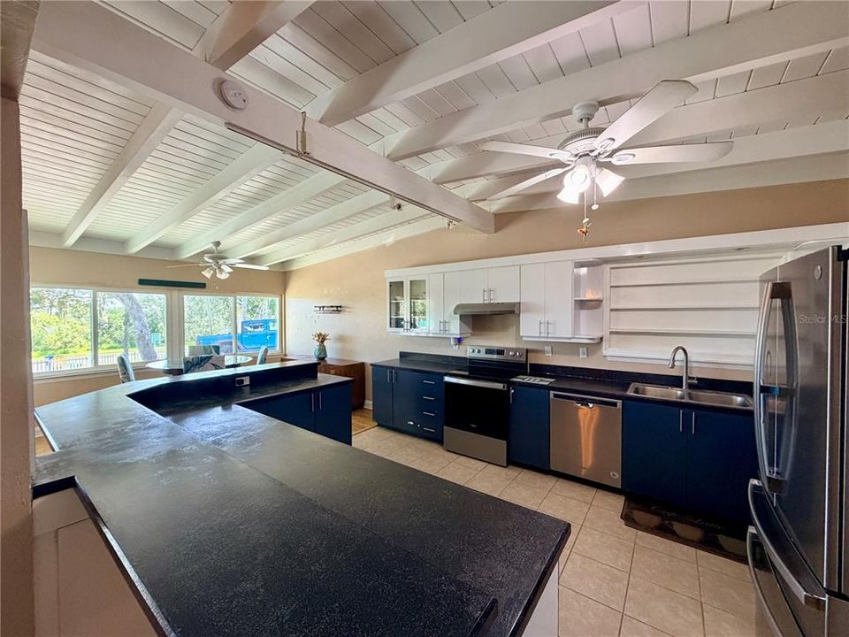 En Venta: $925,000 (4 camas, 4 baños, 3440 Pies cuadrados)
