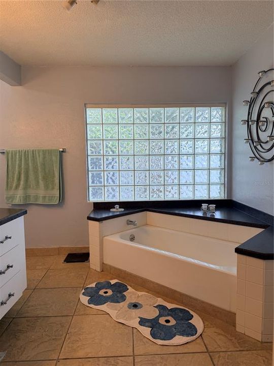 En Venta: $925,000 (4 camas, 4 baños, 3440 Pies cuadrados)