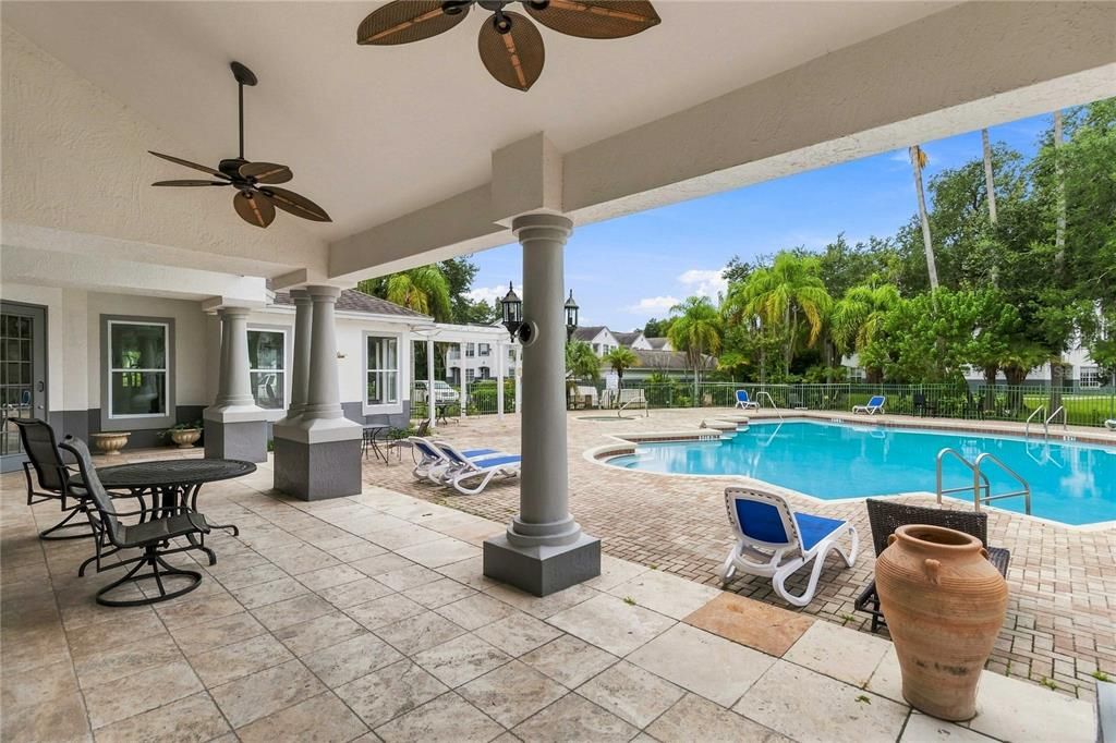 For Sale: $165,000 (2 beds, 2 baths, 1042 Square Feet)