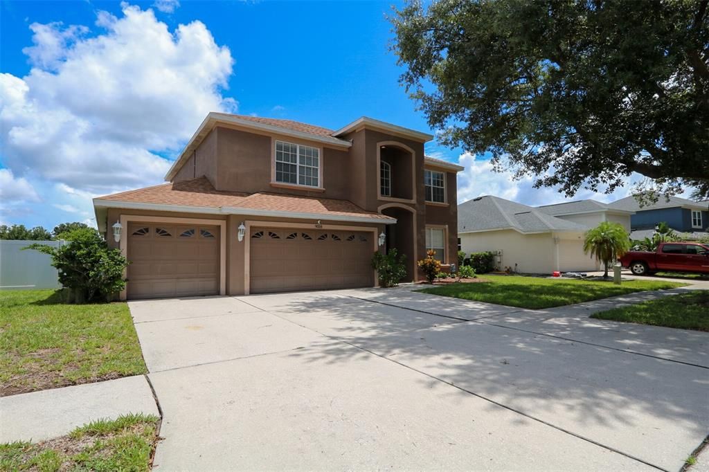 For Rent: $3,495 (5 beds, 3 baths, 2534 Square Feet)
