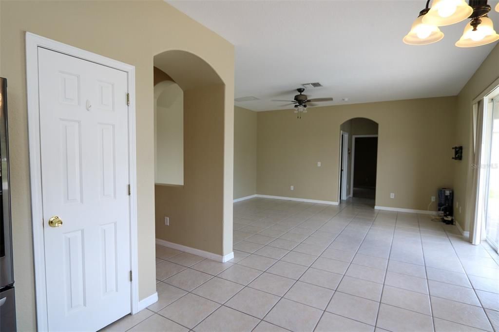 For Rent: $3,495 (5 beds, 3 baths, 2534 Square Feet)