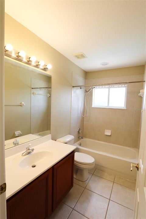 For Rent: $3,495 (5 beds, 3 baths, 2534 Square Feet)