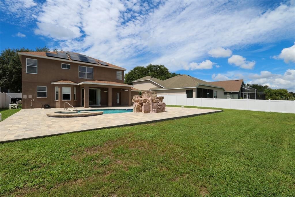 For Rent: $3,495 (5 beds, 3 baths, 2534 Square Feet)