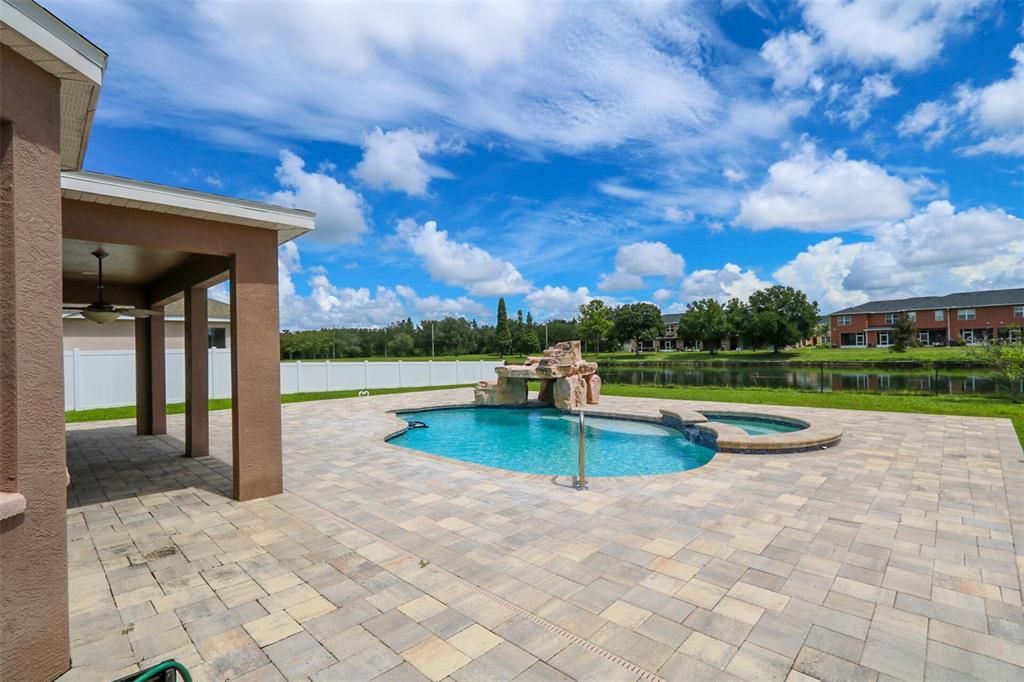 For Rent: $3,495 (5 beds, 3 baths, 2534 Square Feet)