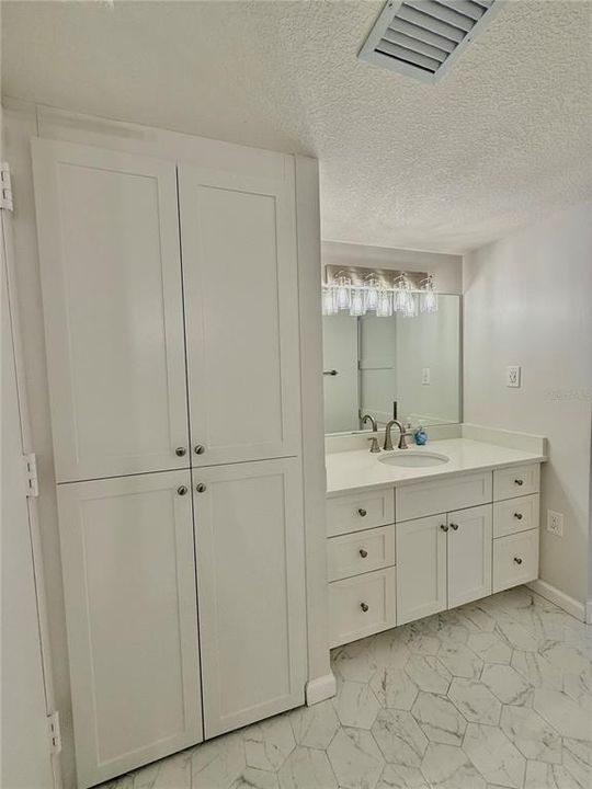 For Rent: $3,500 (2 beds, 2 baths, 1186 Square Feet)