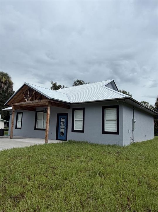 For Sale: $425,000 (3 beds, 2 baths, 1958 Square Feet)