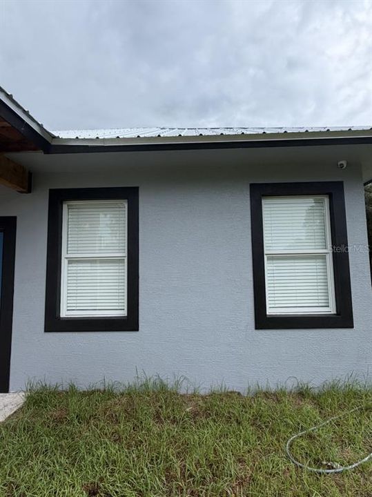For Sale: $425,000 (3 beds, 2 baths, 1958 Square Feet)