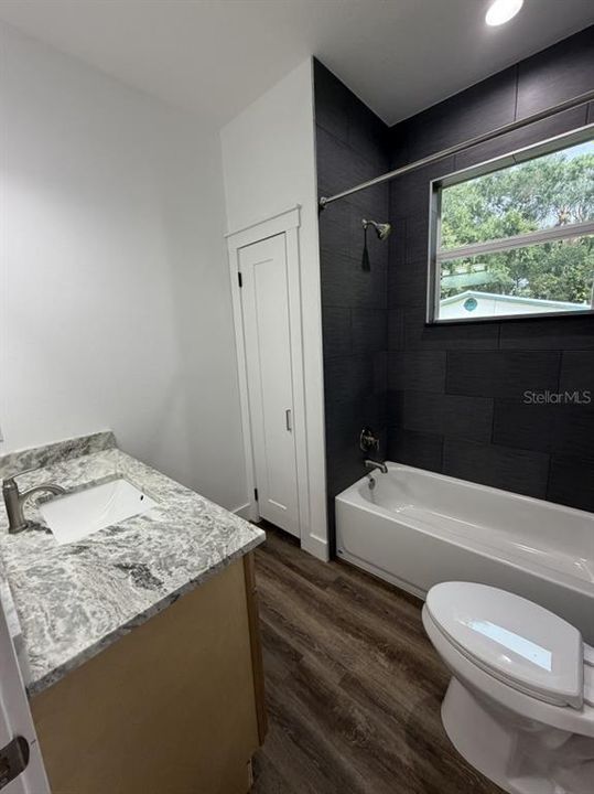 For Sale: $425,000 (3 beds, 2 baths, 1958 Square Feet)