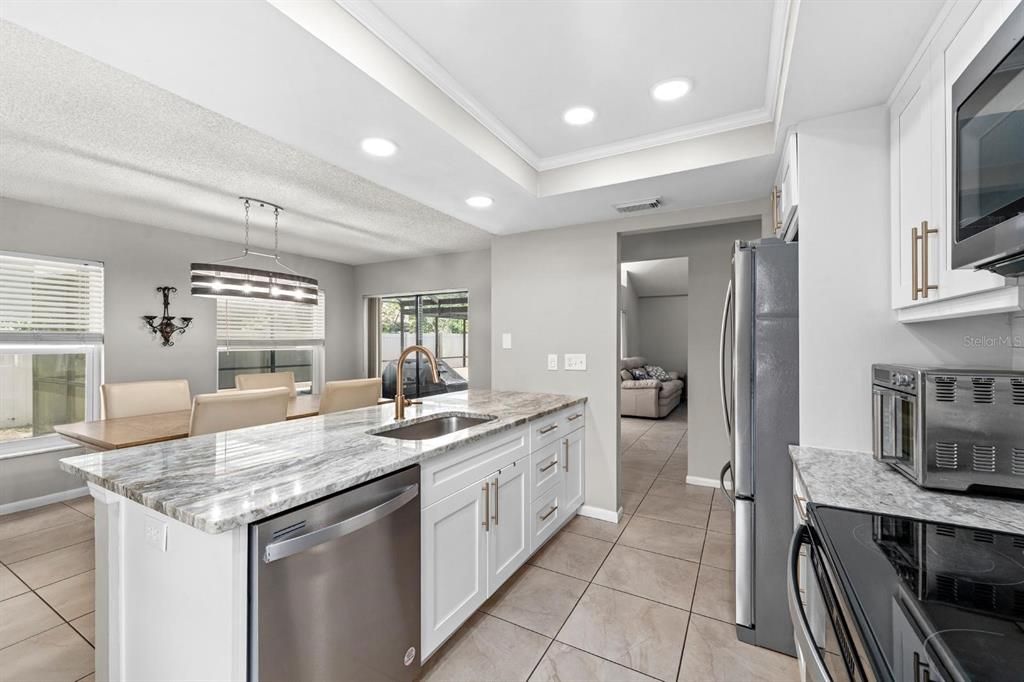 For Sale: $389,000 (3 beds, 2 baths, 1655 Square Feet)