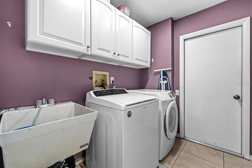 For Sale: $389,000 (3 beds, 2 baths, 1655 Square Feet)