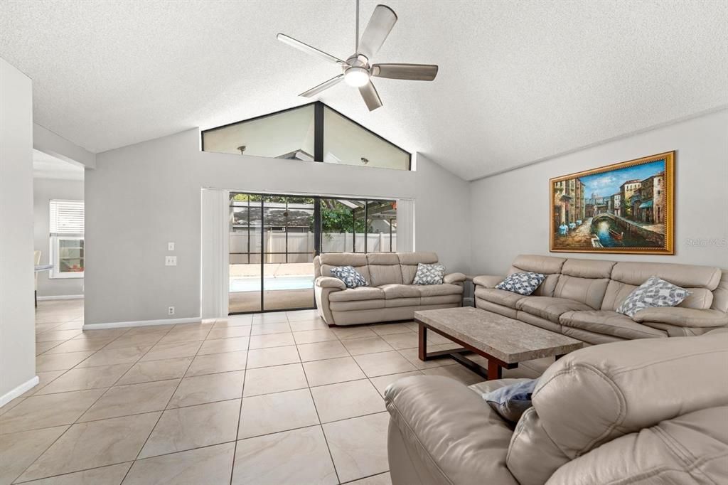 For Sale: $389,000 (3 beds, 2 baths, 1655 Square Feet)