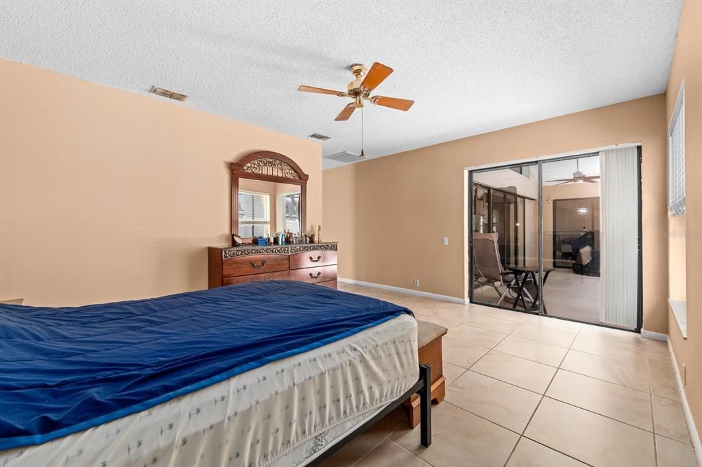 For Sale: $389,000 (3 beds, 2 baths, 1655 Square Feet)