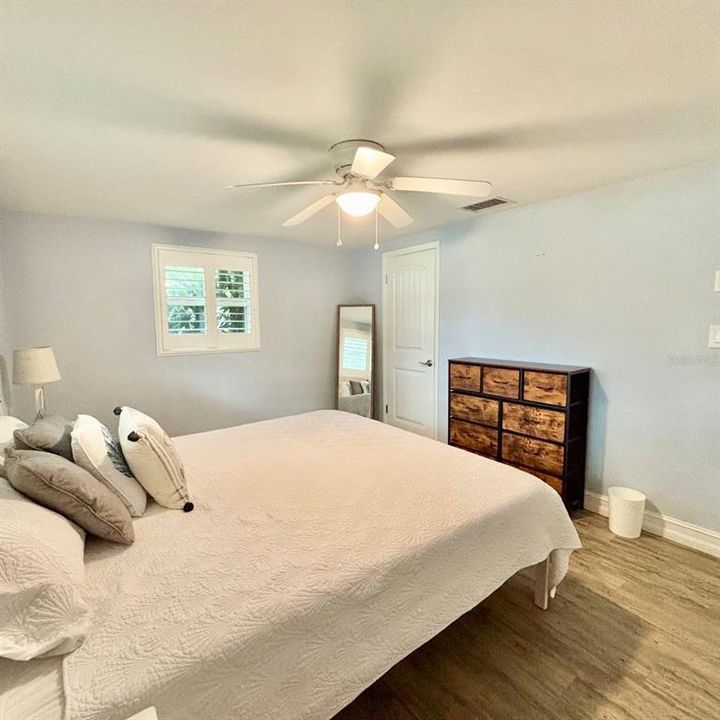 For Rent: $2,700 (2 beds, 2 baths, 880 Square Feet)