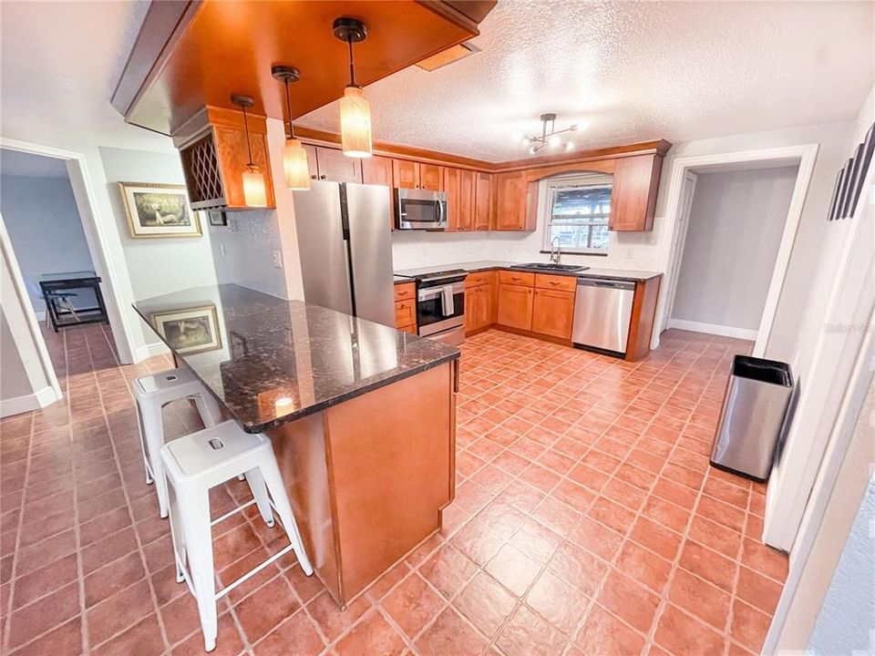На продажу: $375,000 (3 спален, 2 ванн, 1572 Квадратных фут)