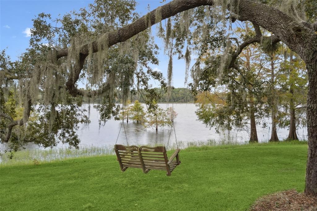 For Sale: $649,900 (2 beds, 2 baths, 1380 Square Feet)