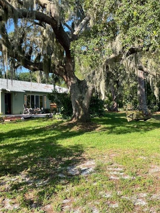 For Sale: $649,900 (2 beds, 2 baths, 1380 Square Feet)