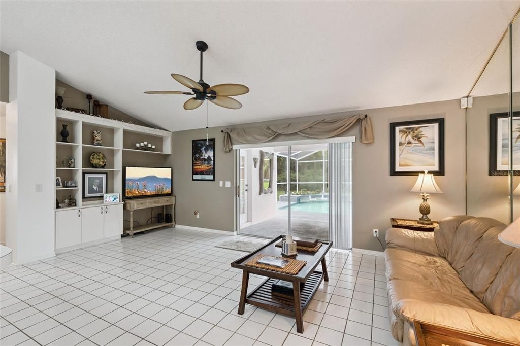 For Sale: $525,000 (4 beds, 2 baths, 1931 Square Feet)