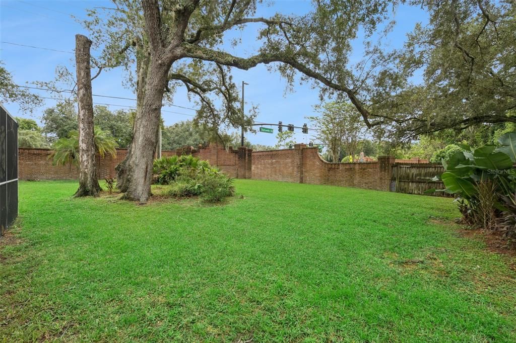 For Sale: $525,000 (4 beds, 2 baths, 1931 Square Feet)