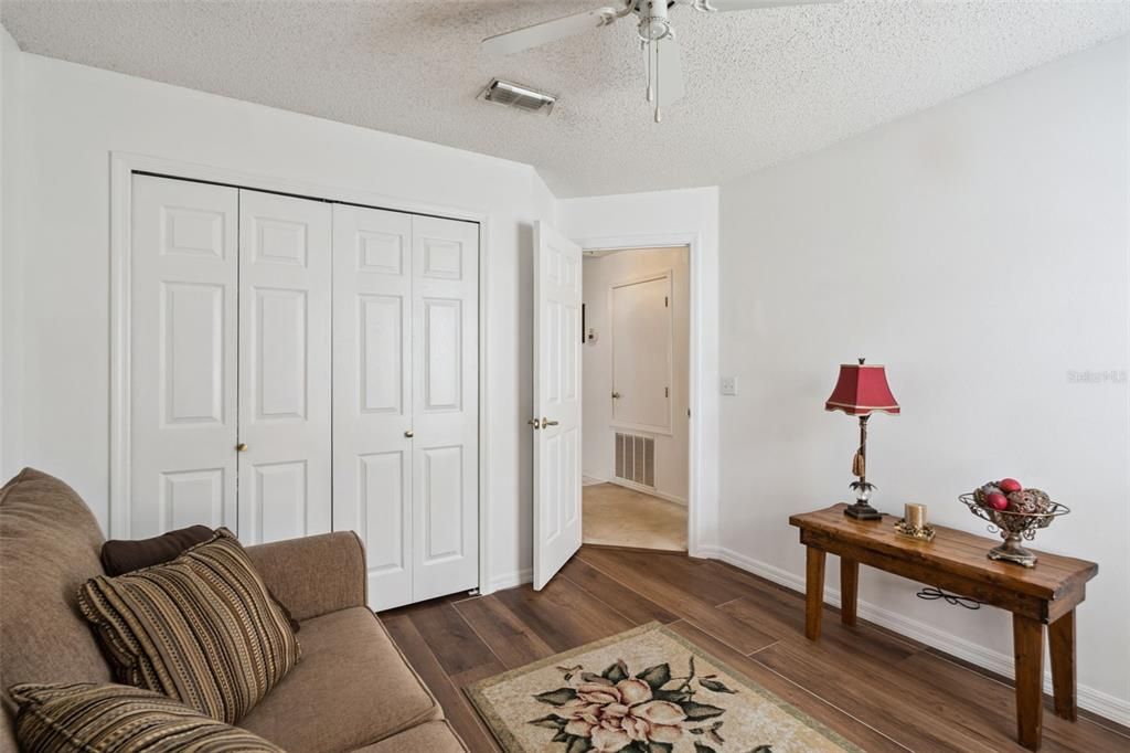 For Sale: $525,000 (4 beds, 2 baths, 1931 Square Feet)