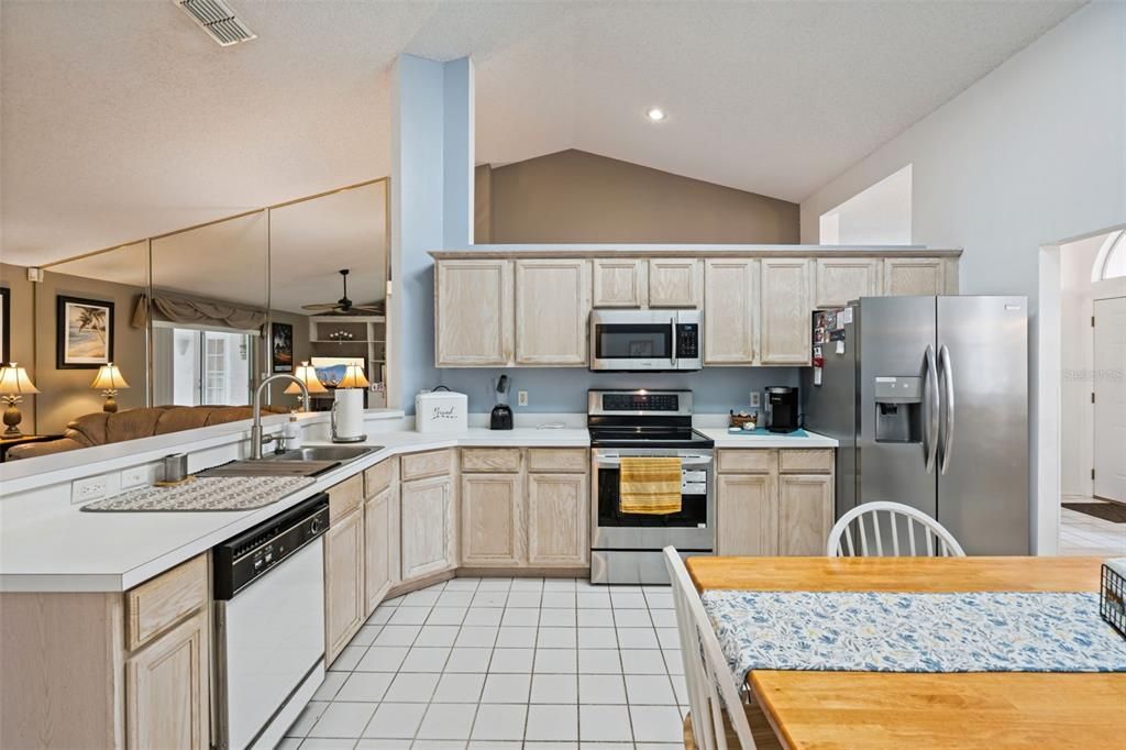 For Sale: $525,000 (4 beds, 2 baths, 1931 Square Feet)